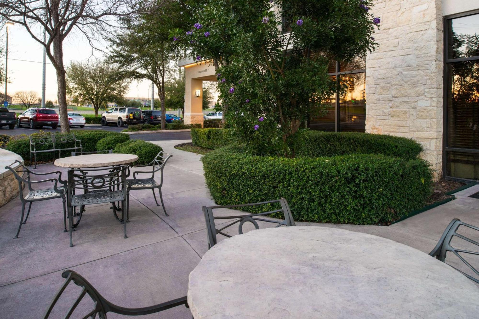 Hampton Inn And Suites Schertz Exteriör bild
